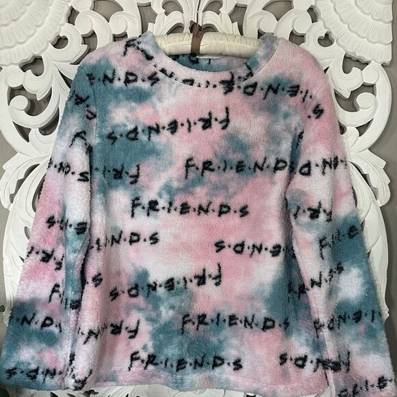 “Friends” Cozy Top - Picture 2 of 6